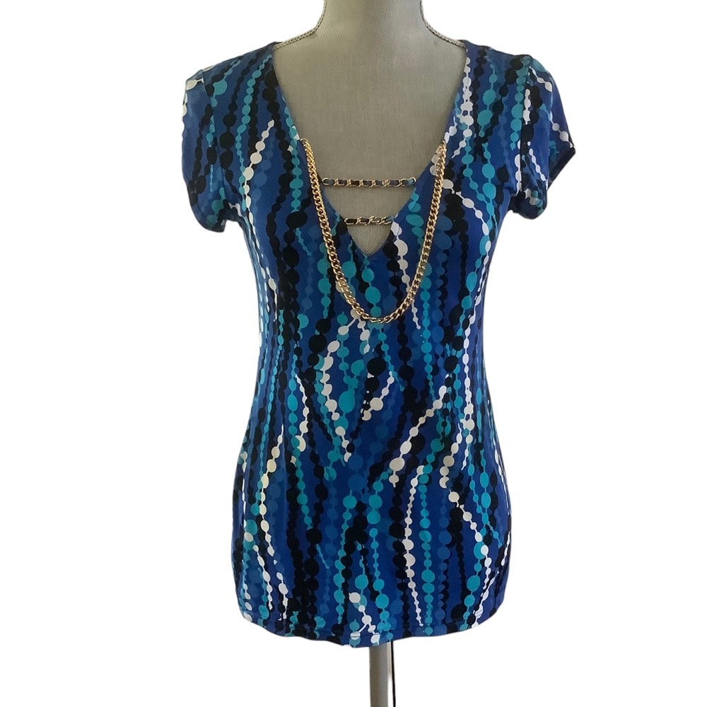 Cache blue top modern blue multi print with gold metal chain front short sleeve